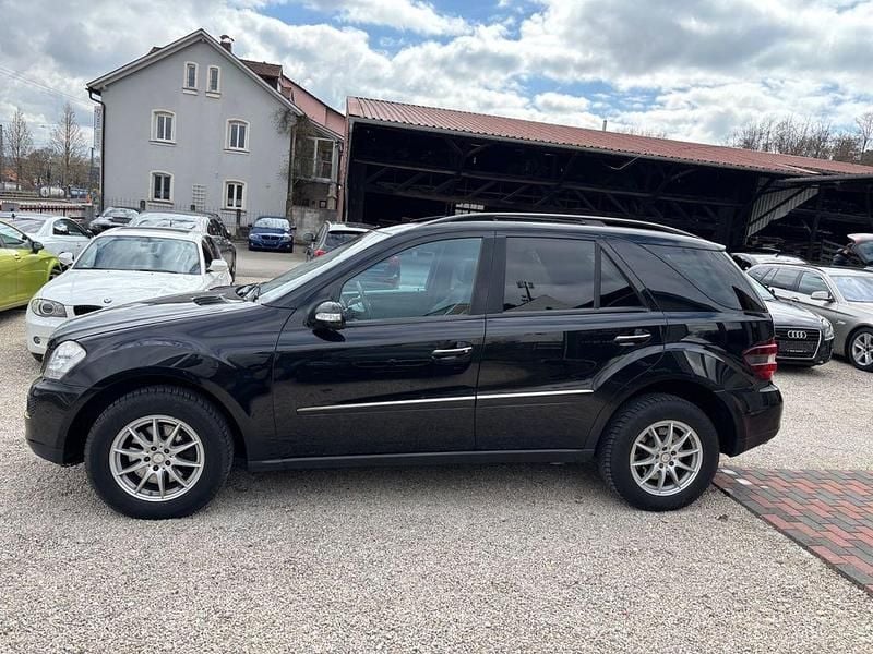 Gebraucht Mercedes ML320 224 PS (164 kW) 2007 Schwarz SUV