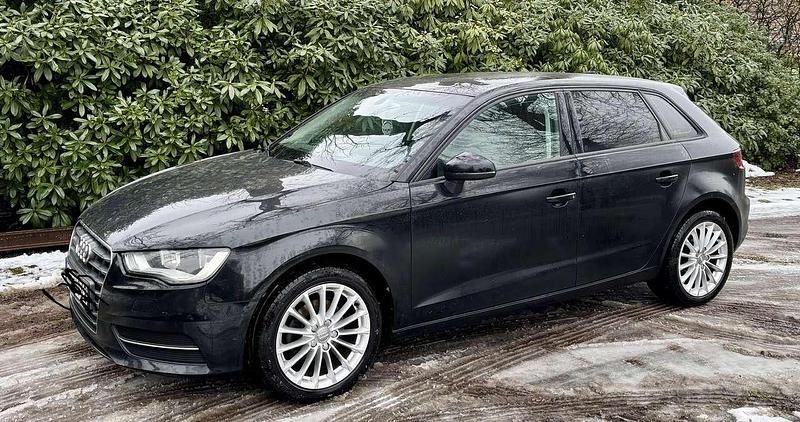 Gebraucht Audi A3 Attraction 110 PS (80 kW) 2015 Schwarz Kleinwagen