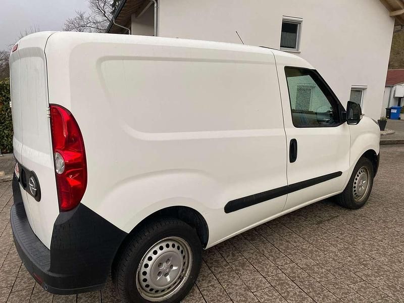 Gebraucht Opel Combo 95 PS (69 kW) 2018 Weiß Van / Kleinbus