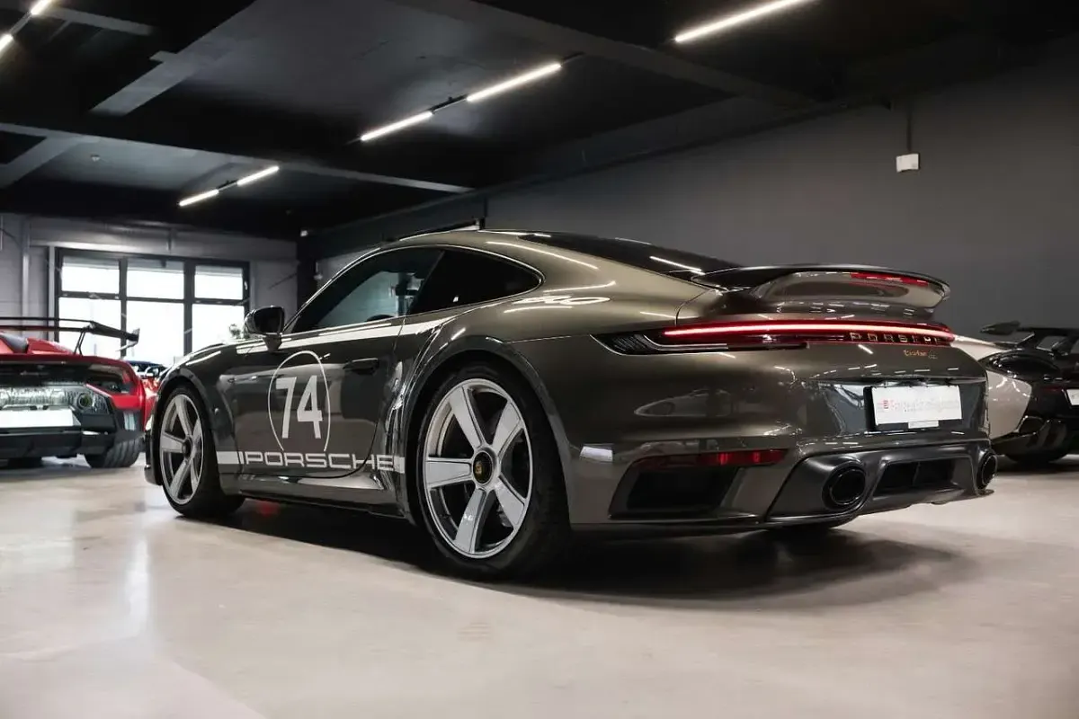 Neu Porsche 992 650 PS (478 kW) 2025 Grün Coupé