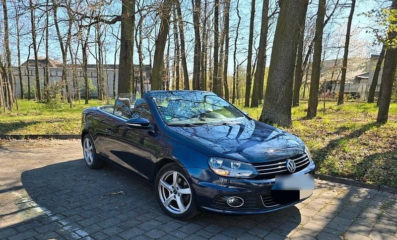 Second-hand VW Eos 122 CP (89 kW) 2014 Albastru Cabrio