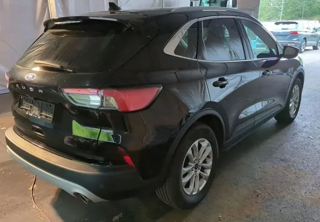 Gebraucht Ford Kuga Titanium 190 PS (139 kW) 2020 Schwarz SUV