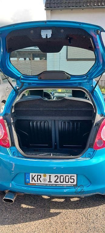Blau Gebraucht 2013 Ford Ka Titanium Kleinwagen | 2.400 € (Fairer Preis) - Bild 1/4