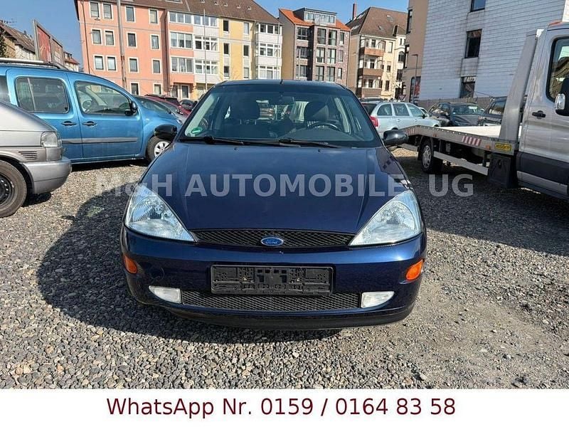 Gebraucht Ford Focus Ambiente 101 PS (74 kW) 1999 Blau Limousine