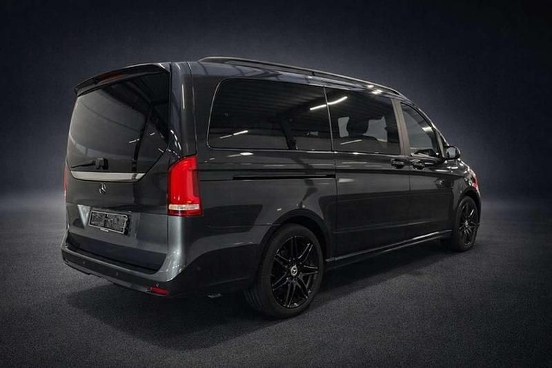 Gebraucht Mercedes V300 AMG 237 PS (174 kW) 2022 Grau Van / Kleinbus