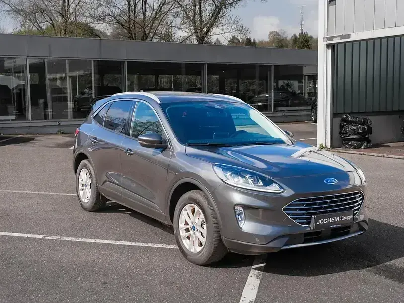 Używany Ford Kuga Titanium 225 KM (165 kW) 2022 Szary SUV