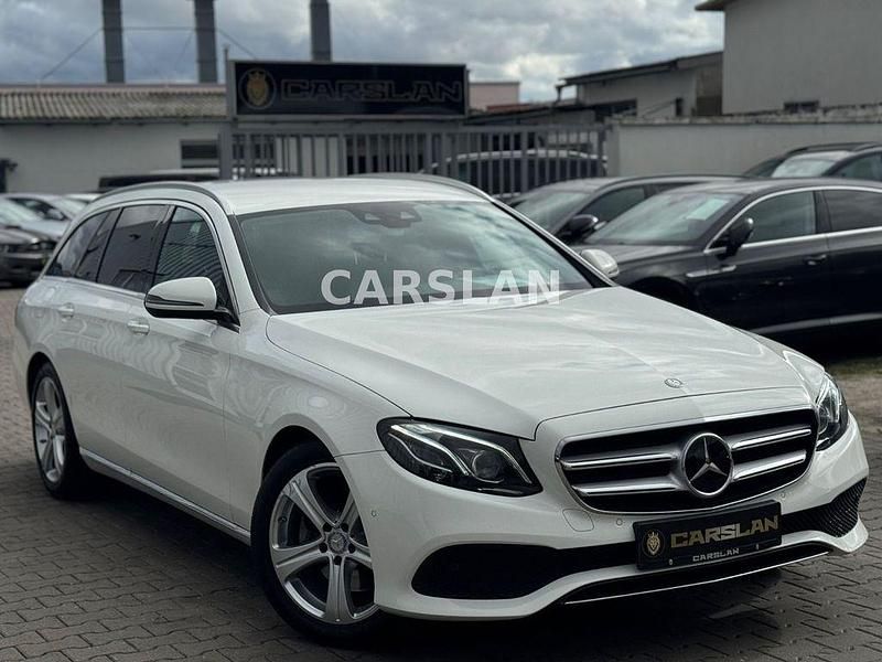 Weiß Gebraucht 2017 Mercedes E220 Limousine | 22.998 € (Fairer Preis) - Bild 1/4