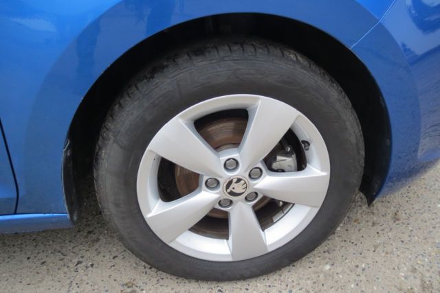 Gebraucht Skoda Rapid Active 86 PS (63 kW) 2014 Blau metallic Kombi