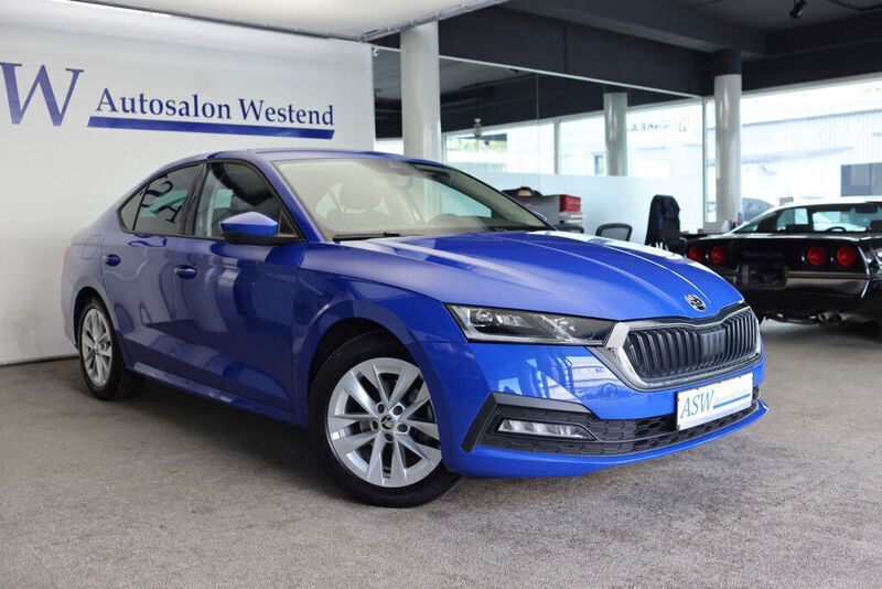 Blau Gebraucht 2023 Skoda Octavia Ambition Limousine | 19.450 € (Fairer Preis) - Bild 1/4