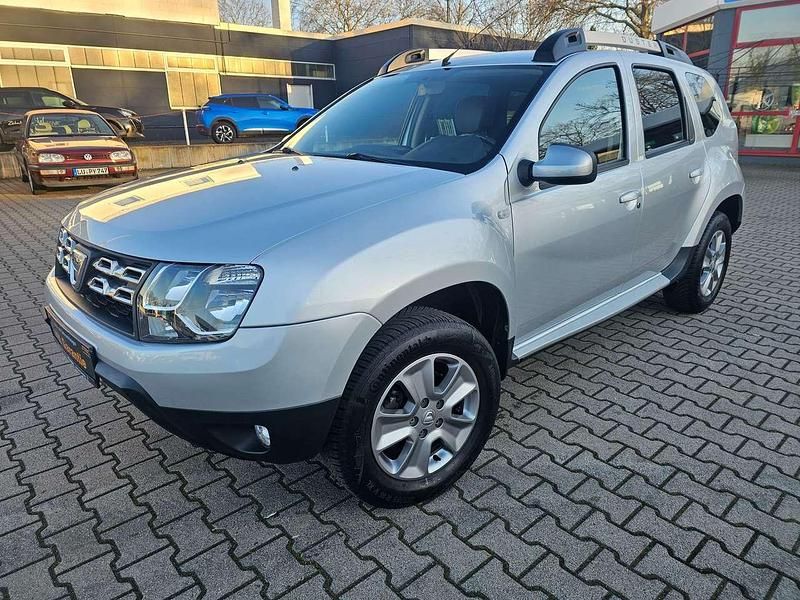 Silber Gebraucht 2016 Dacia Duster Prestige SUV | 7.300 € - Bild 1/4