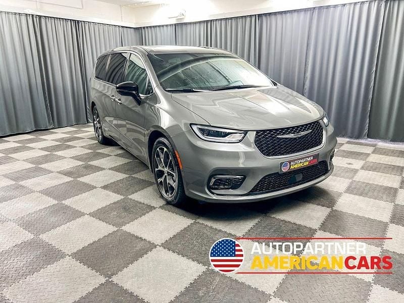 Grau Neu 2026 Chrysler Pacifica Van / Kleinbus | 58.990 € - Bild 1/4