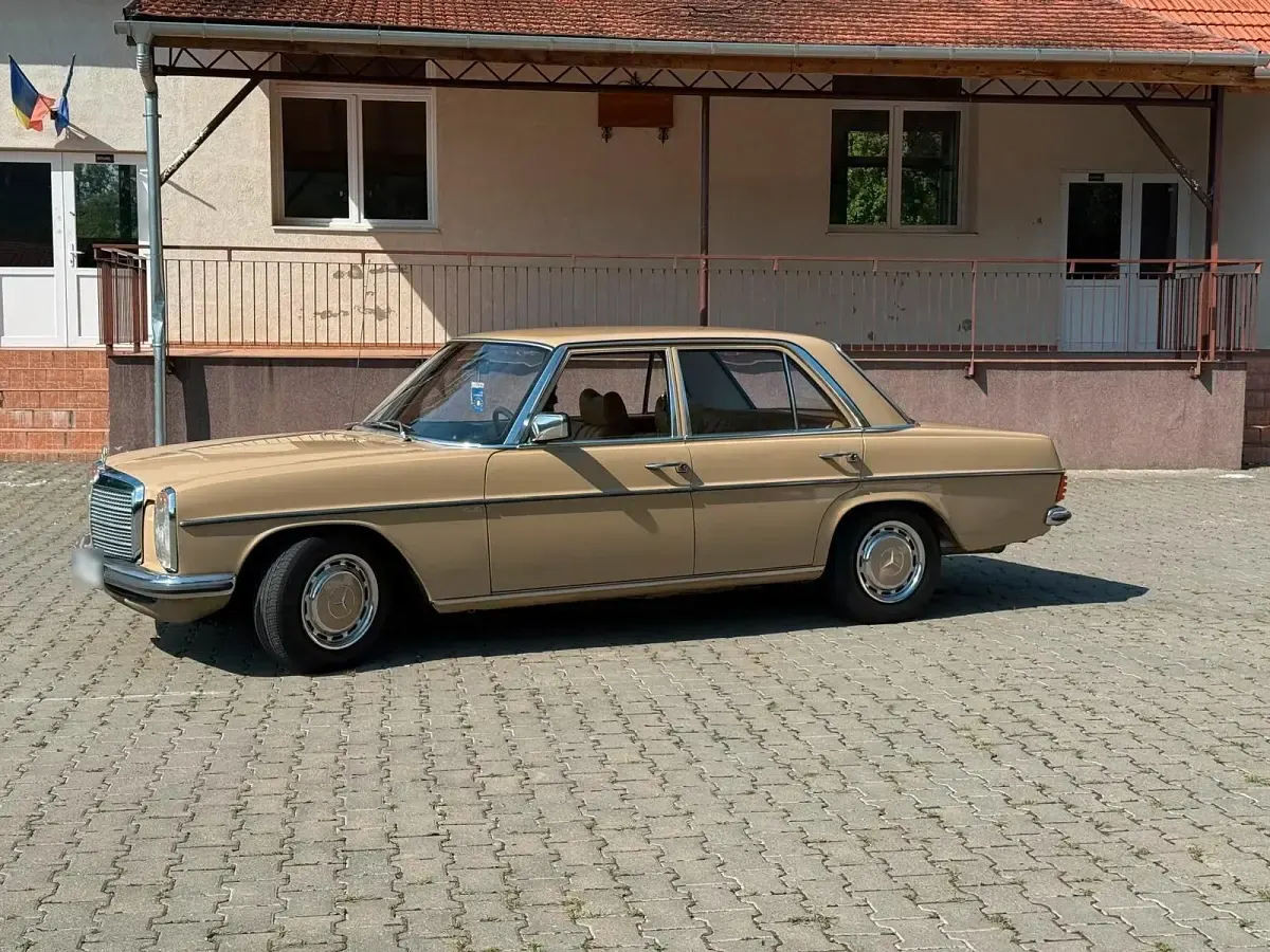 Gebraucht Mercedes W115 95 PS (69 kW) 1974 Beige Limousine