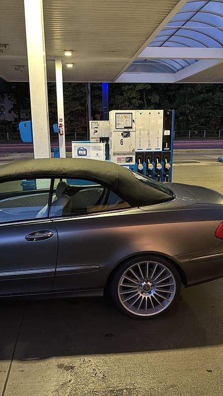 Gebraucht Mercedes CLK320 218 PS (160 kW) 2004 Schwarz Cabrio