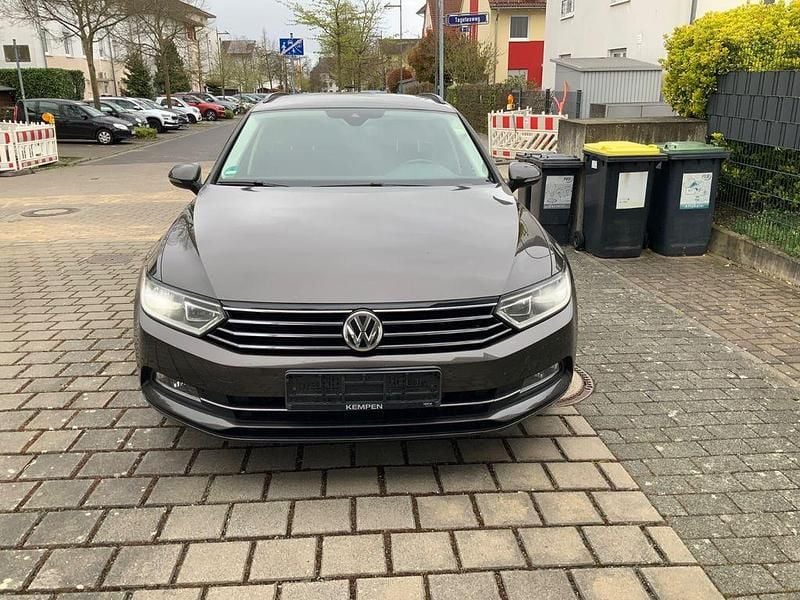 Gebraucht VW Passat 150 PS (110 kW) 2015 Braun Kombi