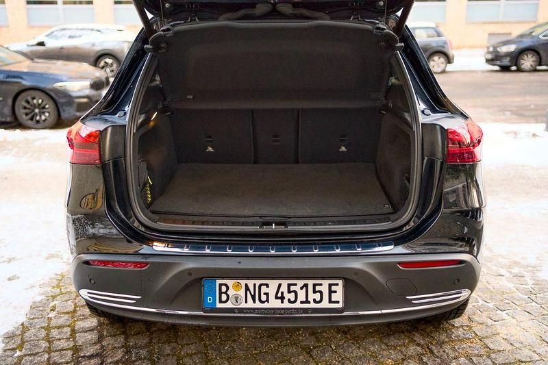 Gebraucht Mercedes EQA250 139 kW (190 PS) 2024 Schwarz SUV