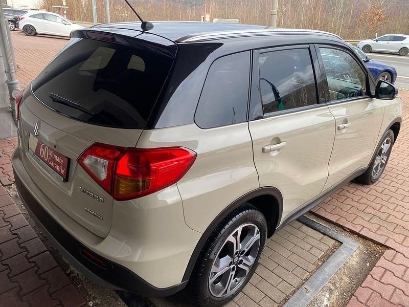 Gebraucht Suzuki Vitara 120 PS (88 kW) 2018 Beige SUV