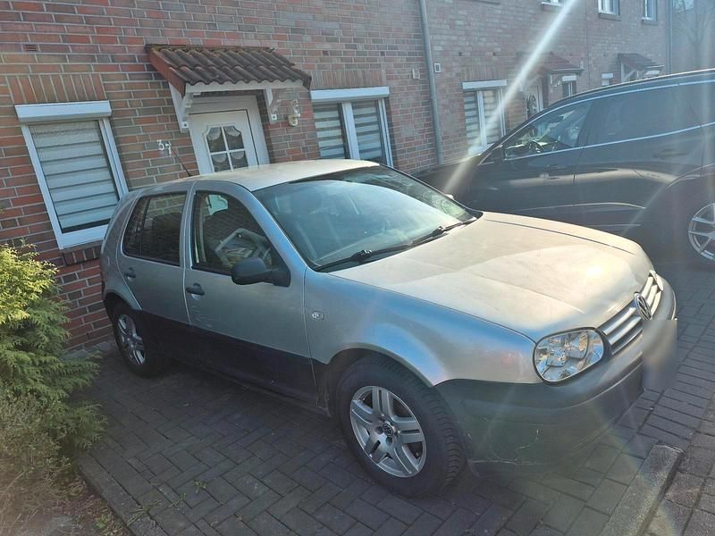 Gebraucht VW Golf IV 75 PS (55 kW) 2003 Silber Kleinwagen