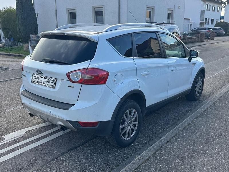 Gebraucht Ford Kuga Titanium 163 PS (119 kW) 2010 Weiß SUV