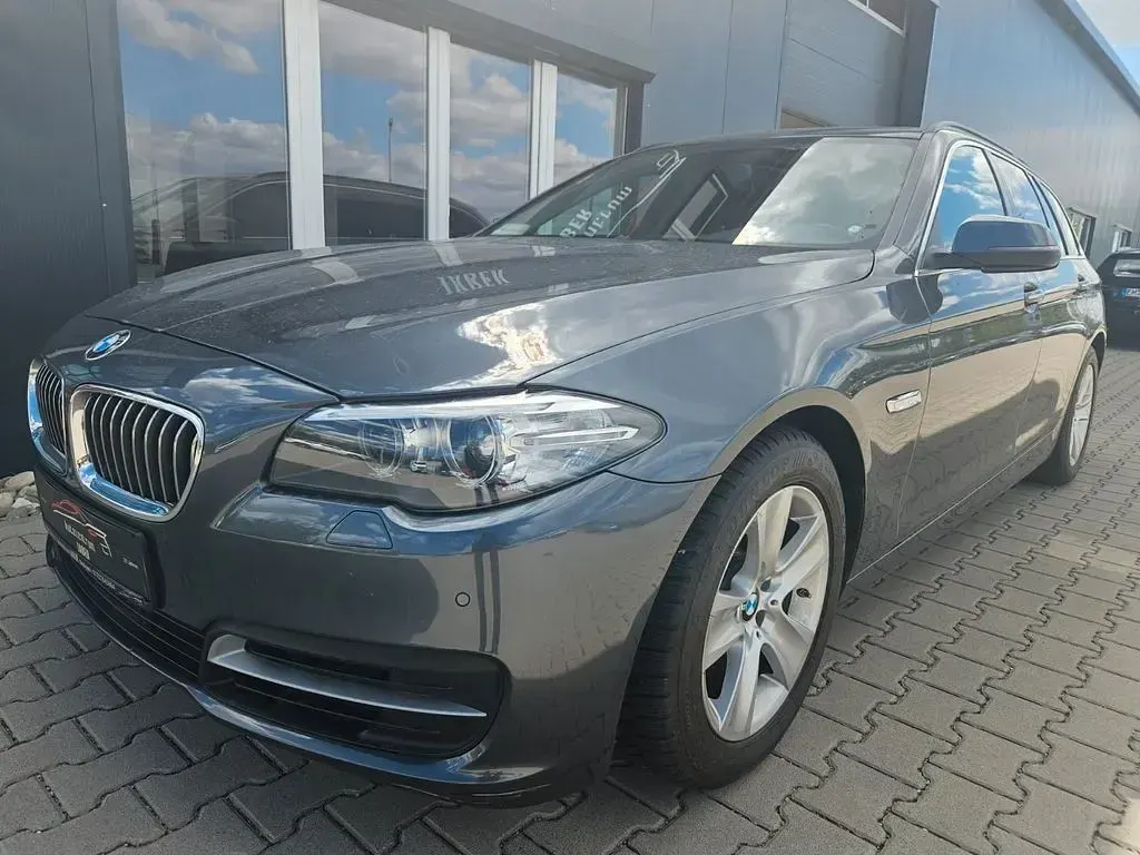 Second-hand BMW 520 Luxury Line 184 CP (135 kW) 2017 Gri Break