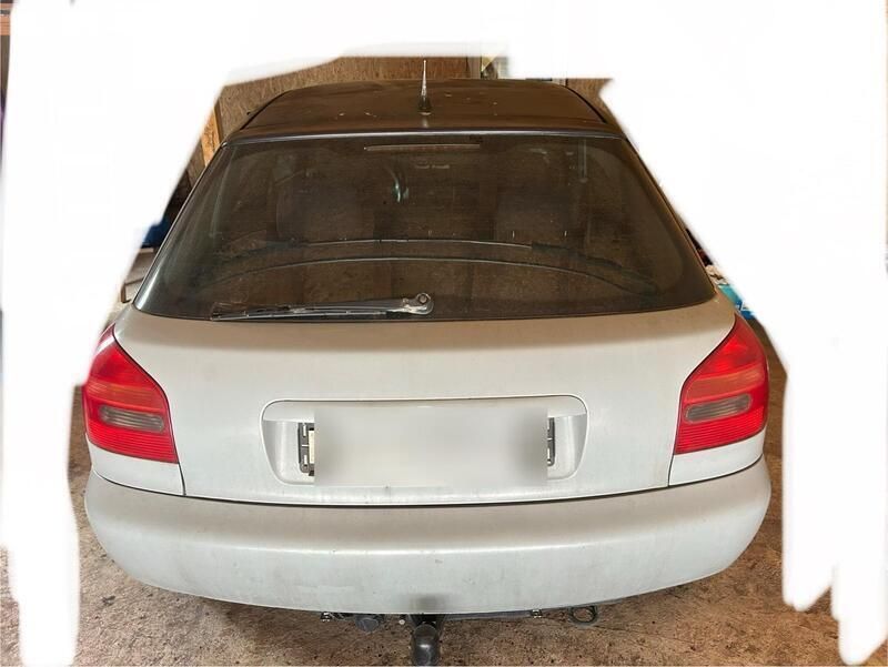 Grau Gebraucht 1998 Audi A3 Ambiente Limousine | 600 € (Superpreis) - Bild 1/4