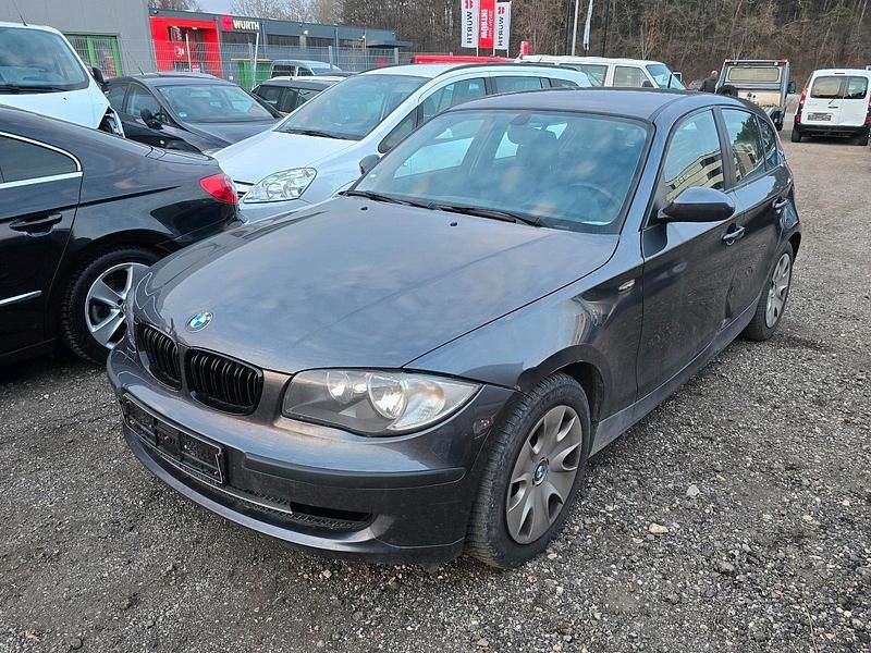 Gebraucht BMW 118 143 PS (105 kW) 2008 Schwarz Kleinwagen