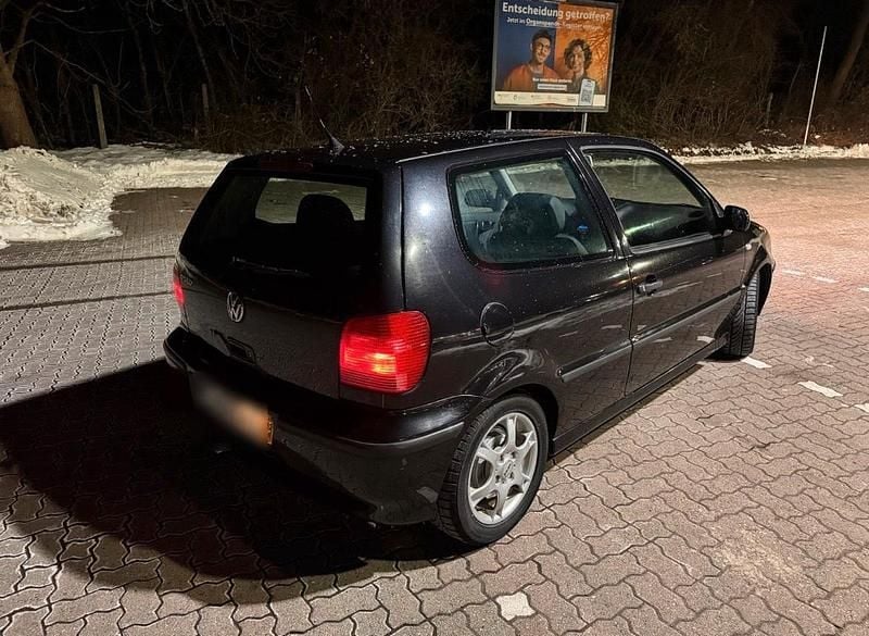 Gebraucht VW Polo 66 PS (48 kW) 2001 Schwarz Kleinwagen