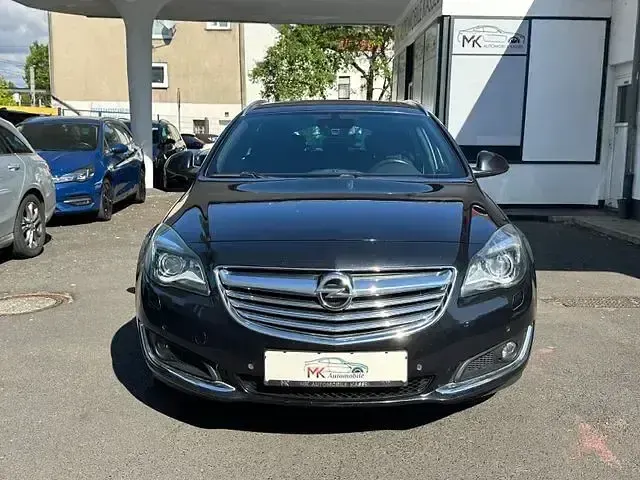 Gebraucht Opel Insignia Sport 163 PS (119 kW) 2014 Schwarz Kombi