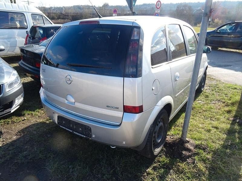 Gebraucht Opel Meriva Innovation 90 PS (66 kW) 2010 Silber Van / Kleinbus