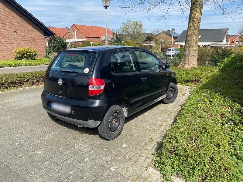 Gebraucht VW Fox 54 PS (39 kW) 2007 Schwarz Kleinwagen