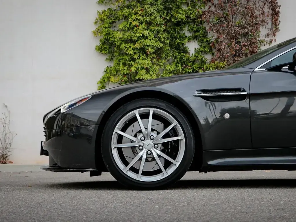 Second-hand Aston Martin V8 Vantage 2018 Gri Coupe