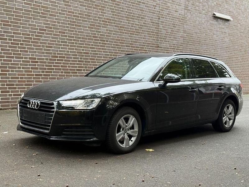 Schwarz Gebraucht 2018 Audi A4 Basis Kombi | 15.000 € (Superpreis) - Bild 1/4