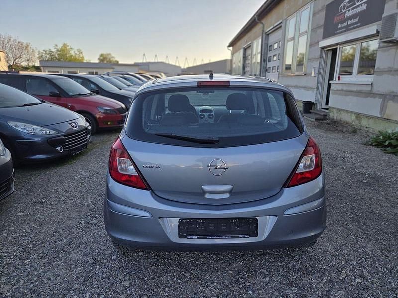 Gebraucht Opel Corsa Edition 80 PS (58 kW) 2009 Silber Kleinwagen