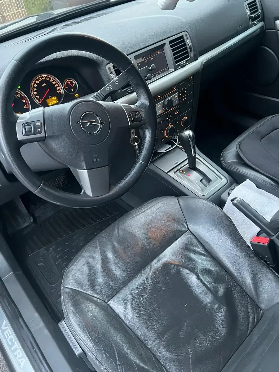 Gebraucht Opel Vectra 147 PS (108 kW) 2008 Grau Kombi