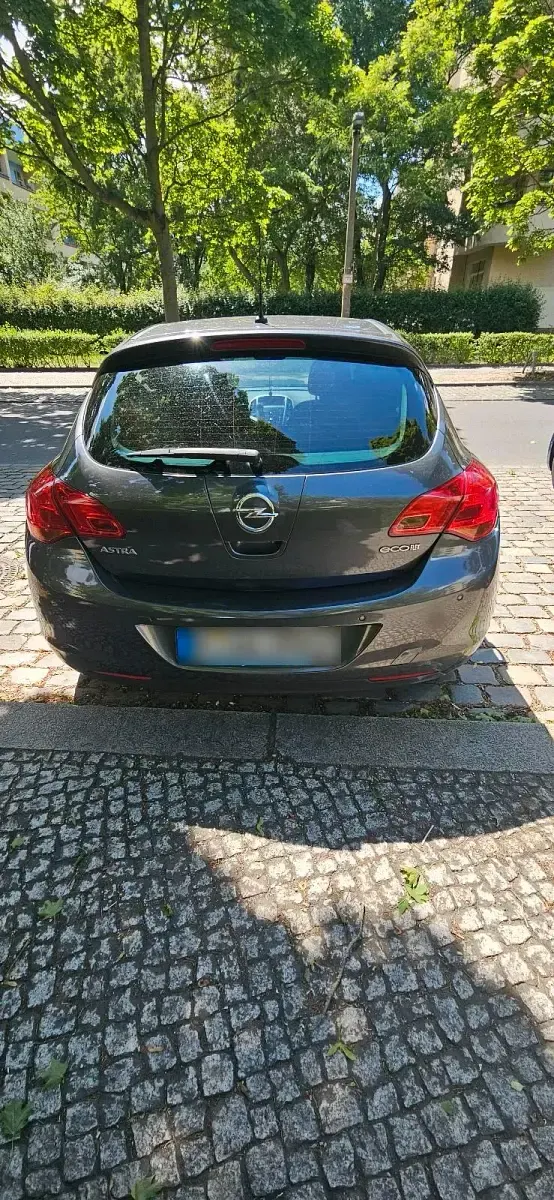 Gebraucht Opel Astra 74 PS (54 kW) 2011 Grau Kleinwagen