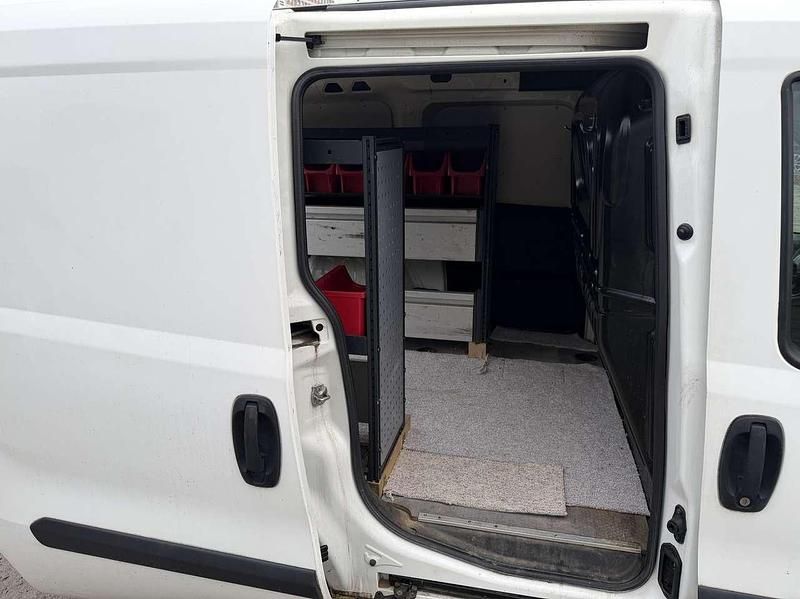 Gebraucht Fiat Doblò Basis 80 PS (58 kW) 2017 Weiß Van / Kleinbus