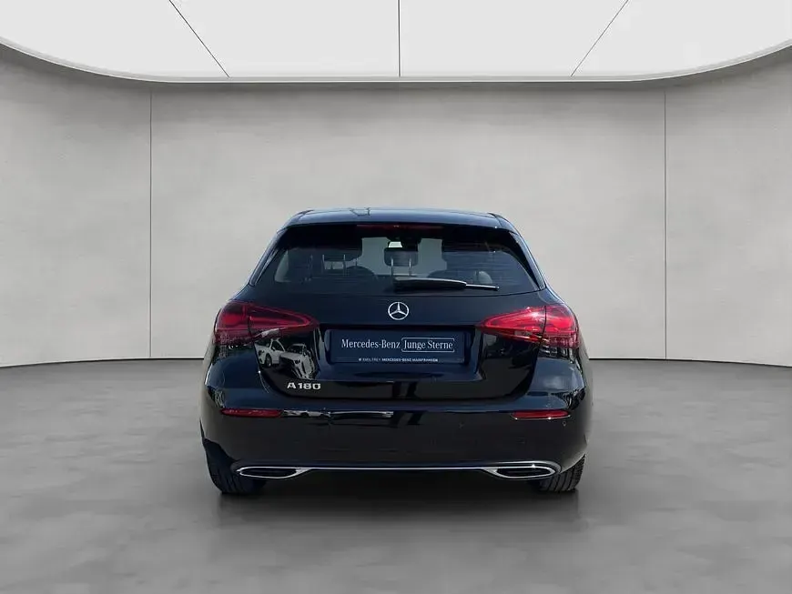 Gebraucht Mercedes A180 Advanced 136 PS (100 kW) 2025 Schwarz Limousine