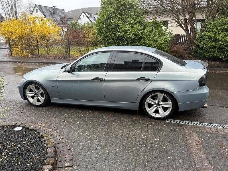 Gebraucht BMW 320 150 PS (110 kW) 2005 Andere farben Limousine