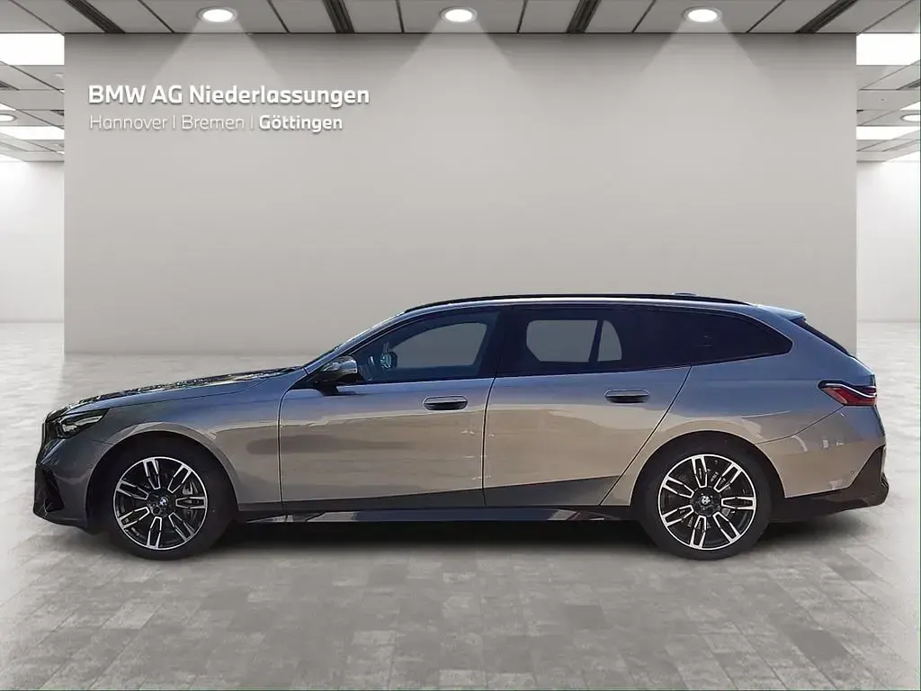 Gebraucht BMW i5 M Sport 250 kW (340 PS) 2025 Grau Kombi