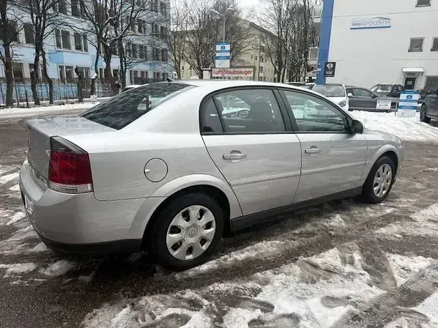 Usata Opel Vectra 155 CV (114 kW) 2005 Argento Berlina
