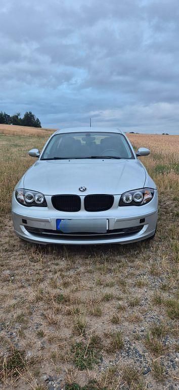 Silber Gebraucht 2007 BMW 118 Advantage Kleinwagen | 4.300 € (Etwas zu teuer) - Bild 1/4