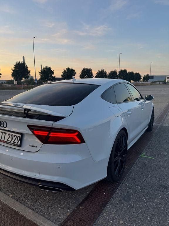Weiß Gebraucht 2016 Audi A7 Ambiente Kleinwagen | 28.999 € (Fairer Preis) - Bild 1/4