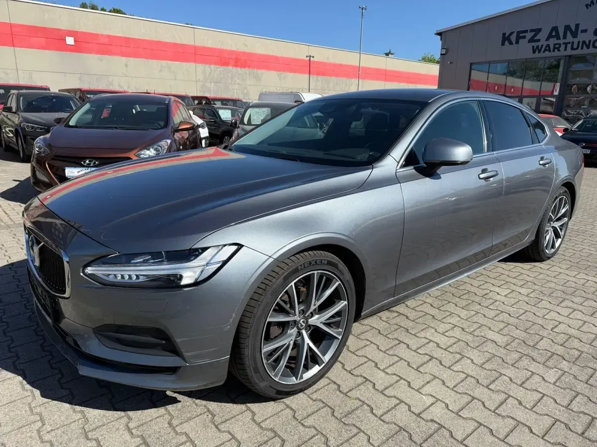 Gebraucht Volvo S90 Momentum 190 PS (139 kW) 2019 Grau Limousine