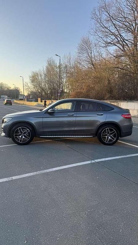 Gebraucht Mercedes GLC300 245 PS (180 kW) 2019 Grau SUV