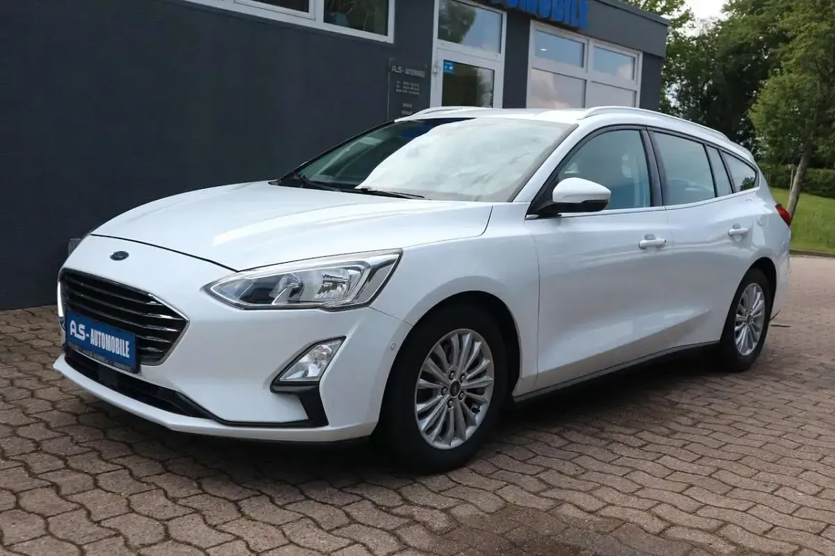 Gebraucht Ford Focus Titanium 150 PS (110 kW) 2019 Frozen white Kombi