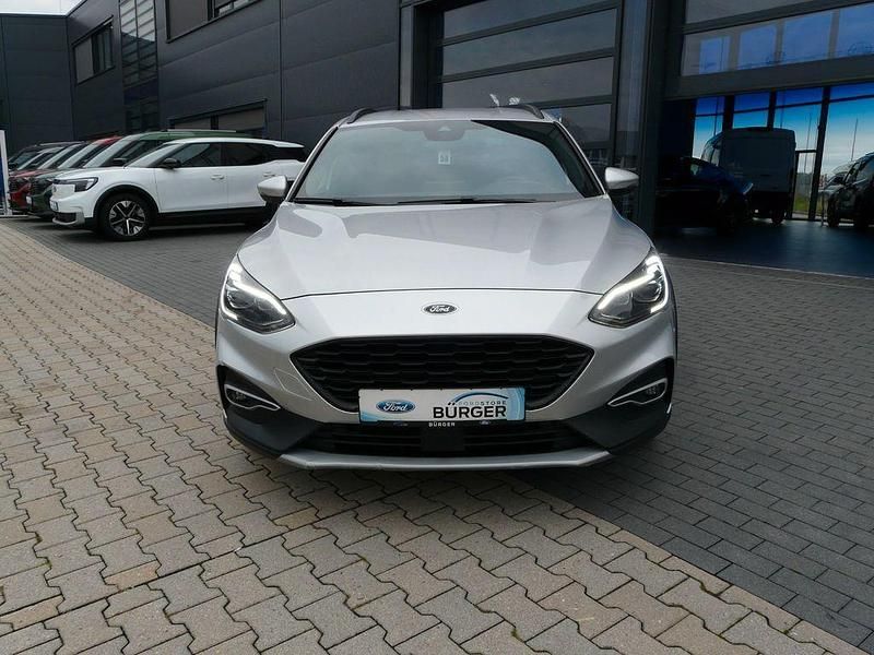 Gebraucht Ford Focus Active X 155 PS (114 kW) 2021 Silber Limousine