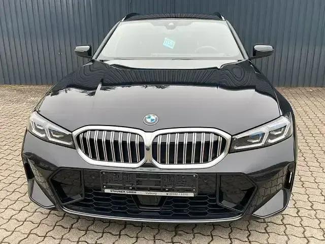 Gebraucht BMW 318 M Sport 156 PS (114 kW) 2024 Schwarz Kombi