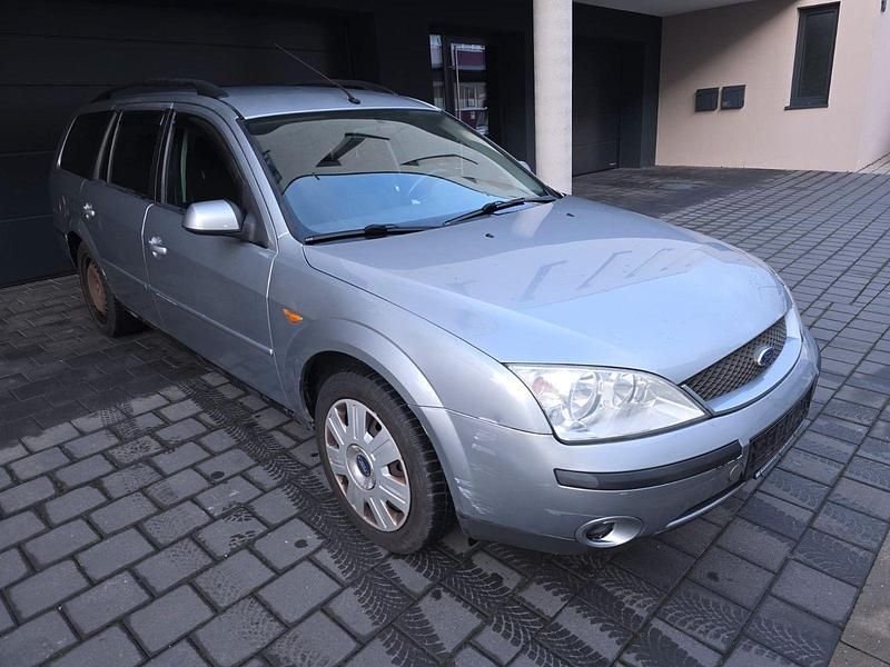 Gebraucht Ford Mondeo 125 PS (91 kW) 2003 Silber Kombi