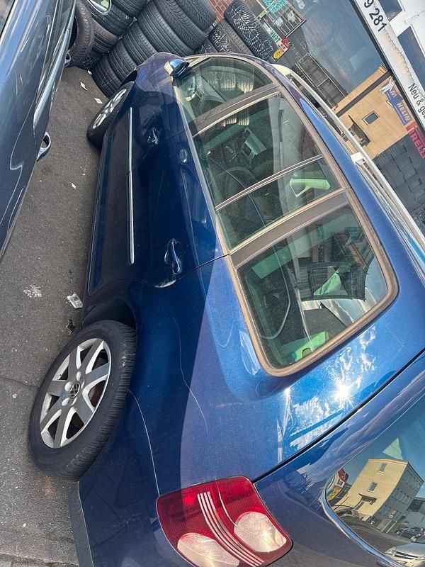 Gebraucht VW Touran 140 PS (102 kW) 2007 Blau Van / Kleinbus