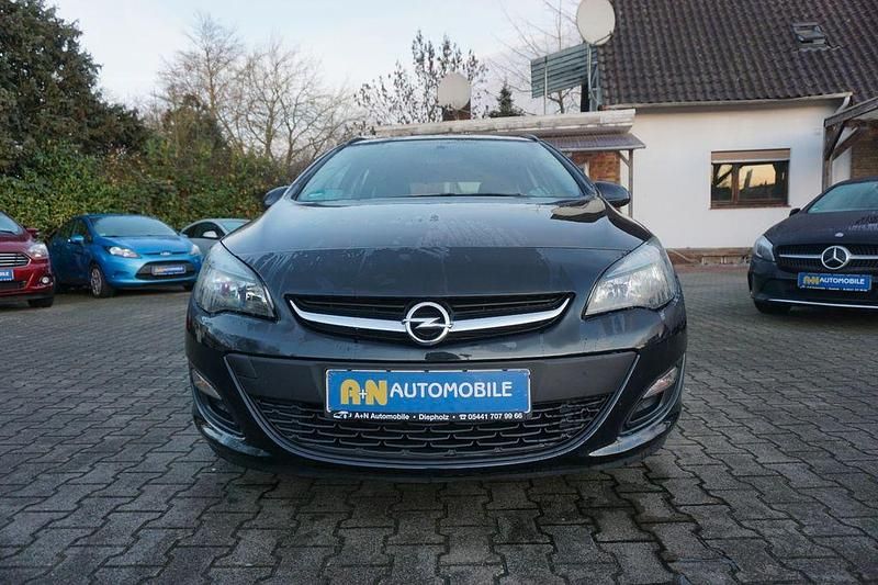 Gebraucht Opel Astra Edition 116 PS (85 kW) 2013 Schwarz Kombi