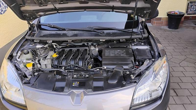 Gebraucht Renault Mégane Expression 101 PS (74 kW) 2012 Grau Limousine